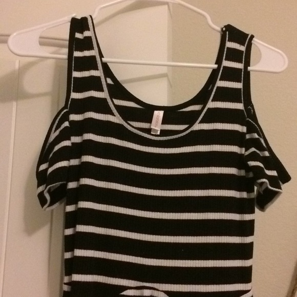 Dress - Picture 2 of 5